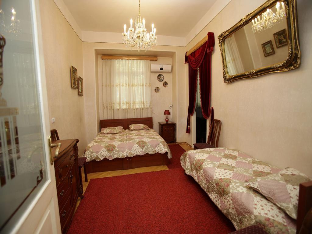 Leila Tbilisi Quarto foto